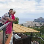 L' Arca * צ'פאלו